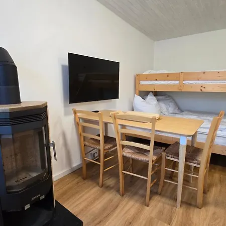 Strandheim Mit Kamin Und Terrasse Apartman